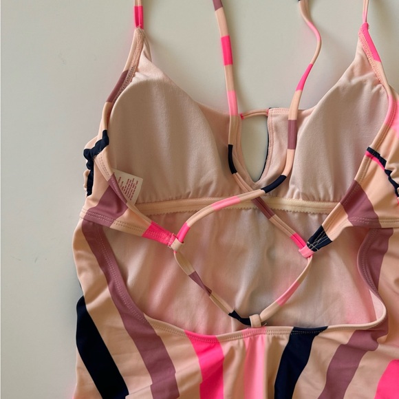 Strip one piece bathing suit - Picture 6 of 12